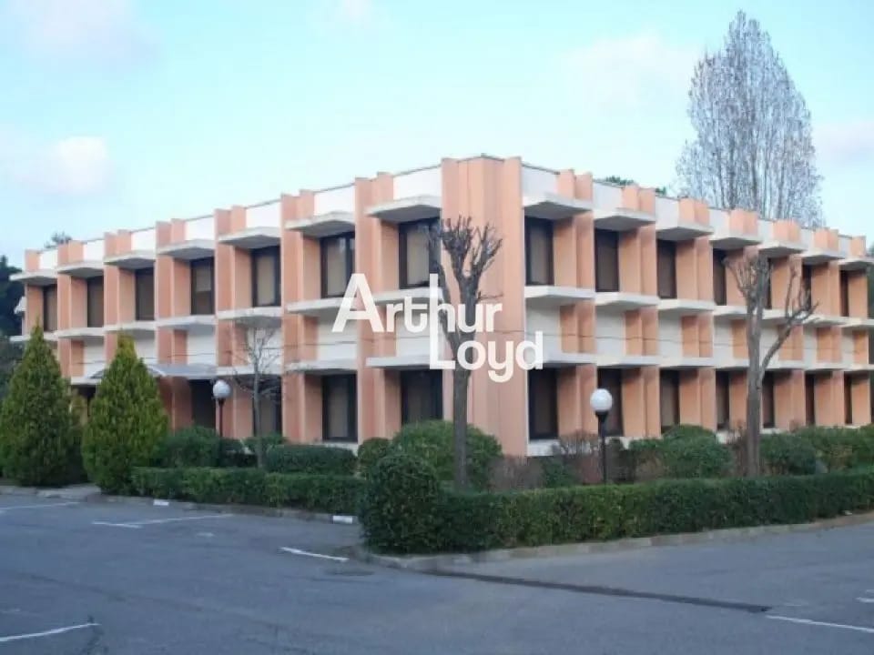 Office in Valbonne for lease Building Photo- Image 1 of 23