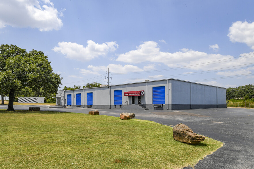 5721 E Rosedale St, Fort Worth, TX for lease - Building Photo - Image 3 of 8