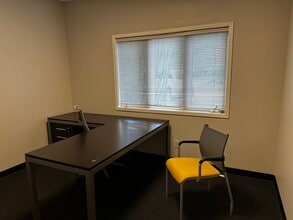 85-115 Executive Pky, Hudson, OH for lease Interior Photo- Image 2 of 6