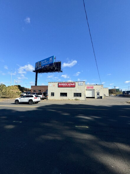 669 First Ave, West Haven, CT for lease - Building Photo - Image 3 of 5