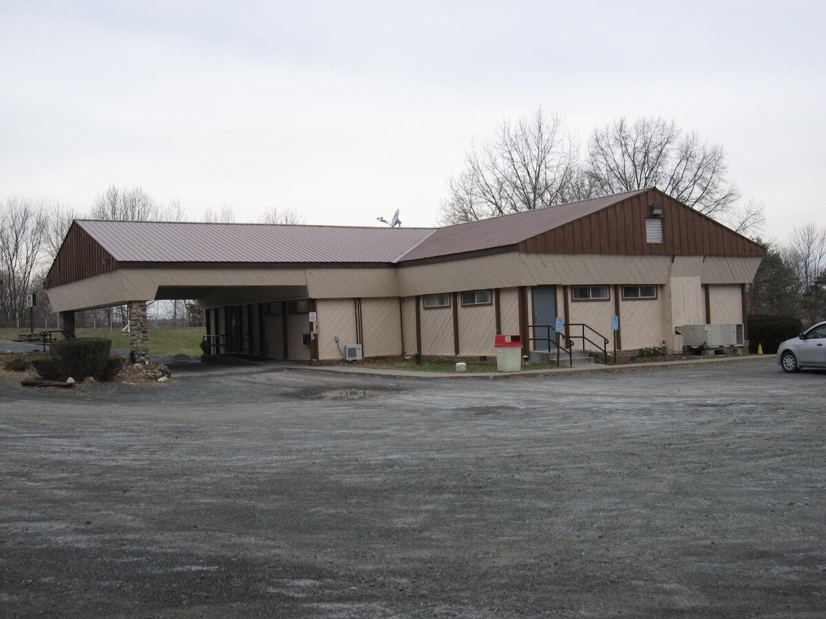 171 Old Schaghticoke Rd, Schaghticoke, NY 12154