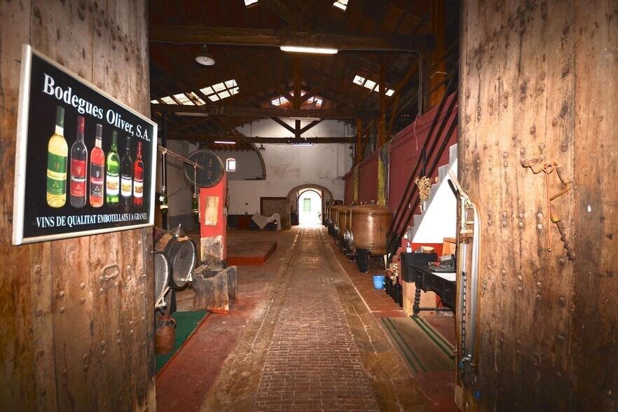 Industrial in Binissalem, Islas Baleares for sale - Building Photo - Image 2 of 32