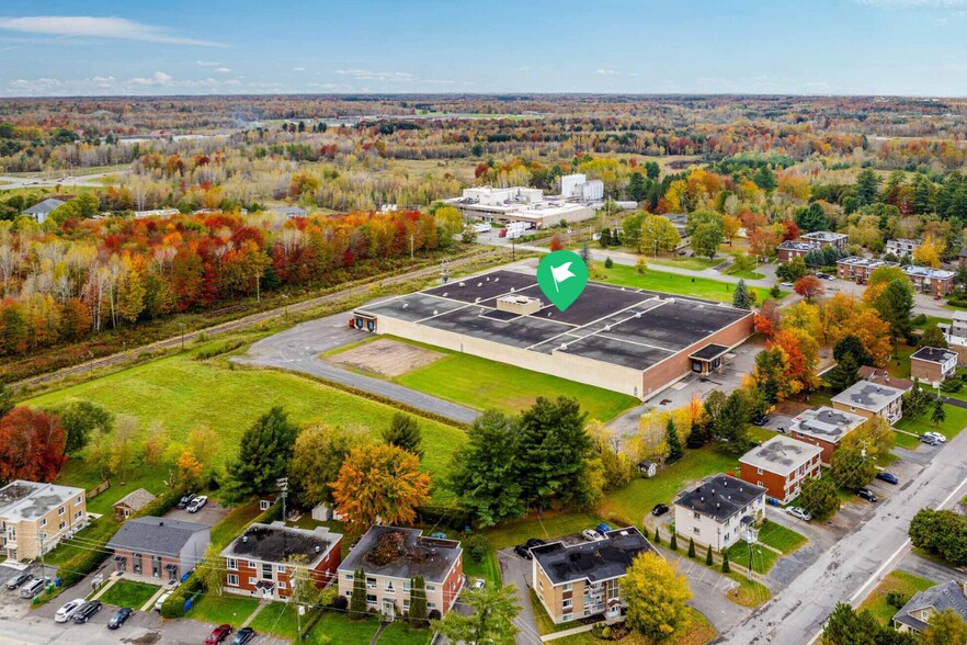 200 Boul Grand N, Cowansville, QC for sale - Building Photo - Image 3 of 32