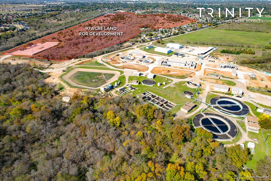 1301 Country Club rd, Cleburne, TX for sale - Building Photo - Image 2 of 6