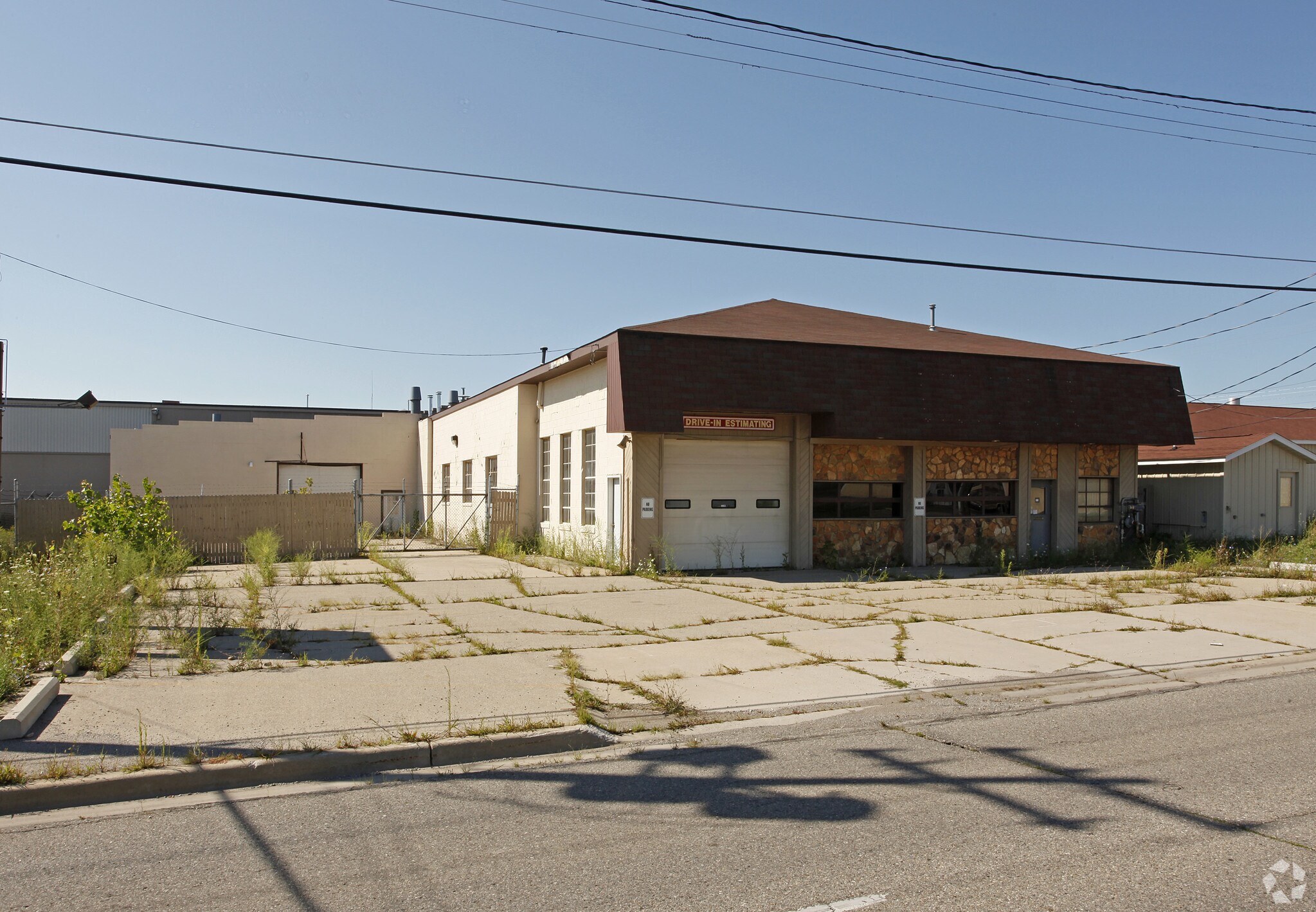 2926 Robert T Longway Blvd, Flint, MI for sale Primary Photo- Image 1 of 1