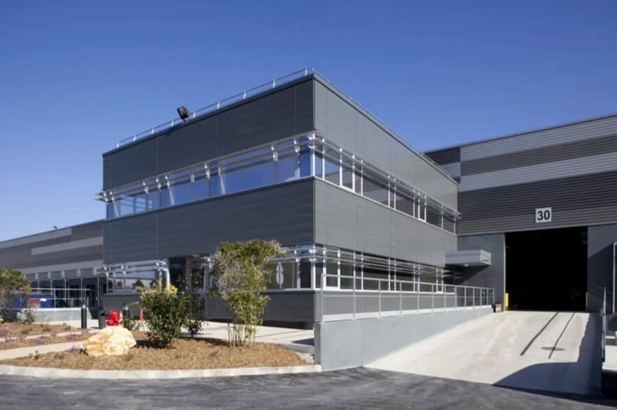 Office in Bonneuil-sur-Marne for lease - Building Photo - Image 3 of 21