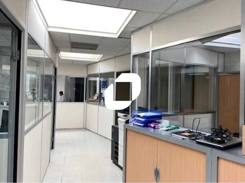 1 Rue Royale, Saint-Cloud for sale - Building Photo - Image 3 of 9