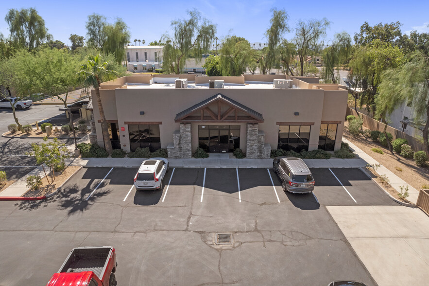 3131 E Clarendon Ave, Phoenix, AZ for sale - Building Photo - Image 1 of 9