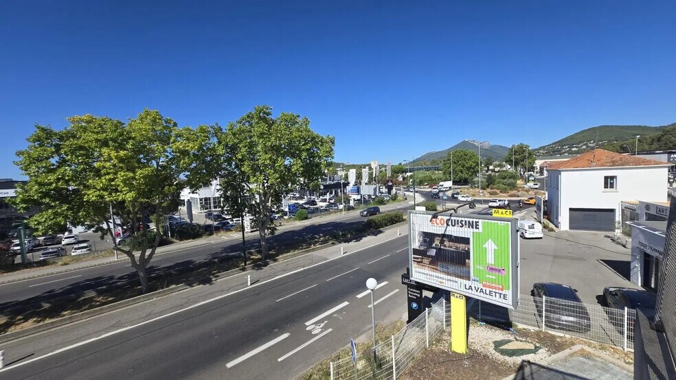 Retail in La Garde for lease - Building Photo - Image 2 of 5