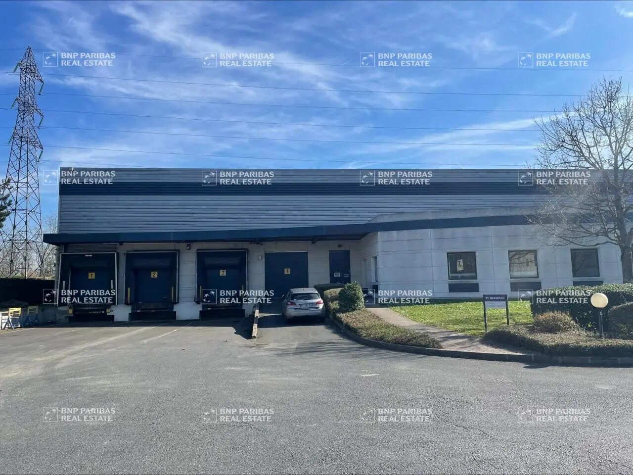 Flex in Lisses for lease Building Photo- Image 1 of 12