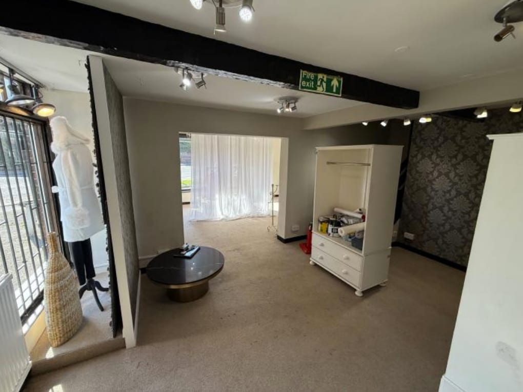 Ambers, The Millstream, London Road, Amersham for lease Interior Photo- Image 1 of 3