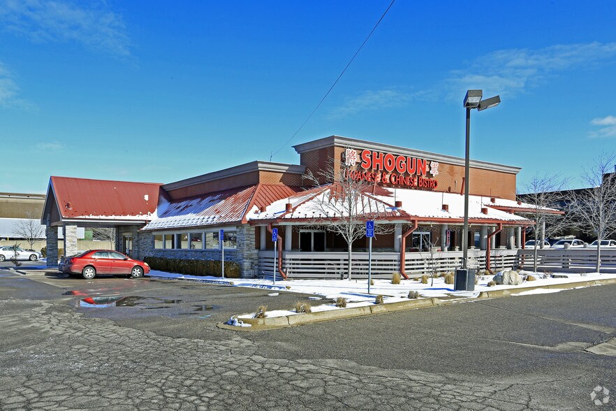 5656 W Maple Rd, West Bloomfield, MI 48322