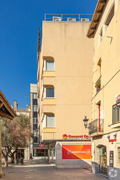 Plaça de la Porxada, 10, Granollers, Barcelona for sale - Building Photo - Image 3 of 6