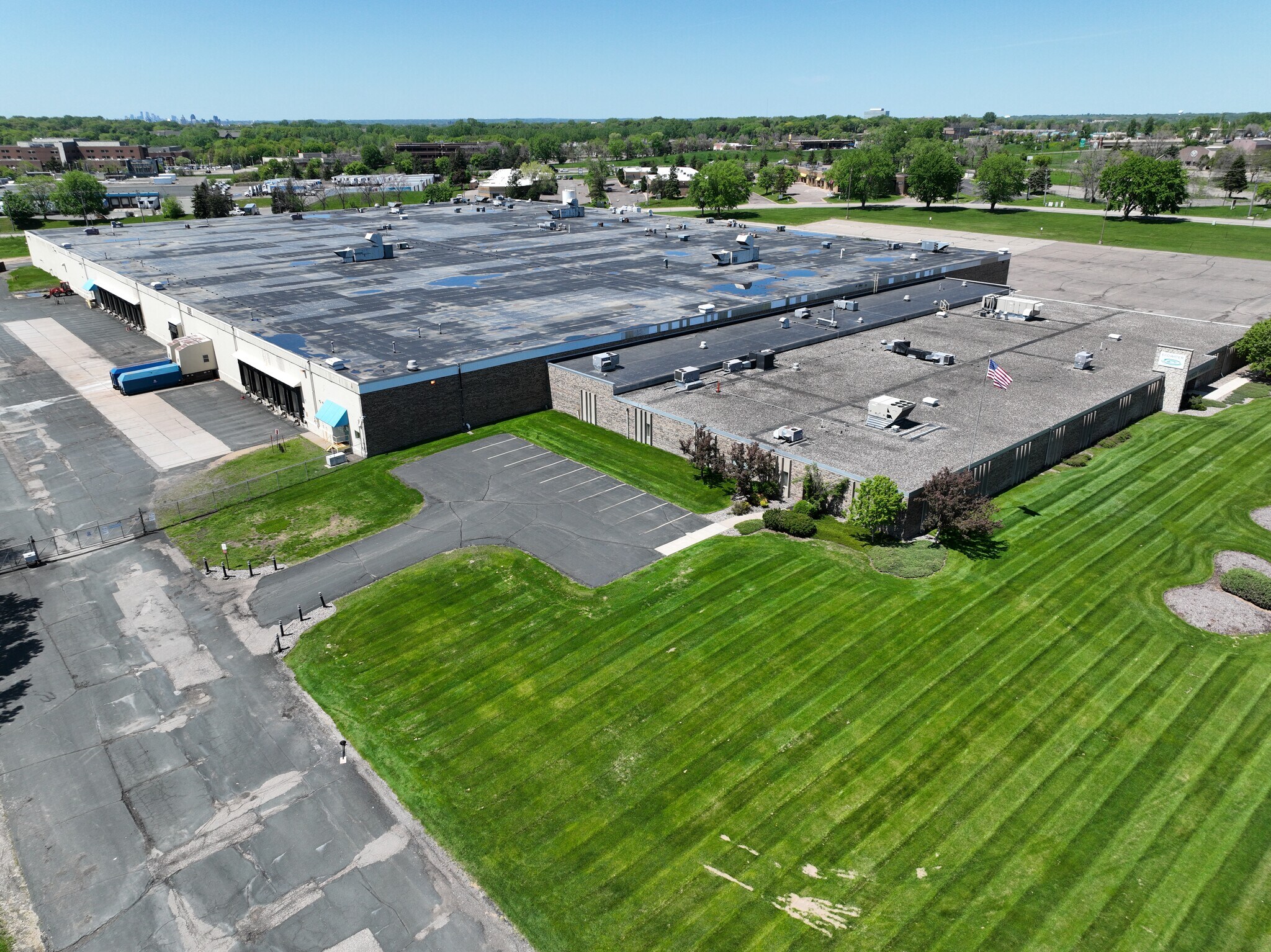 1890 Woodlane Dr, Woodbury, MN for lease Building Photo- Image 1 of 2