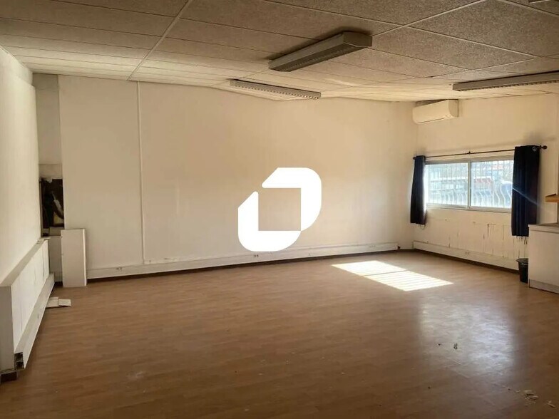 Office in Bègles for lease - Interior Photo - Image 3 of 15