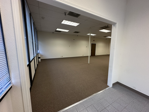 1140-1144 Willagillespie Rd, Eugene, OR for lease Interior Photo- Image 2 of 16