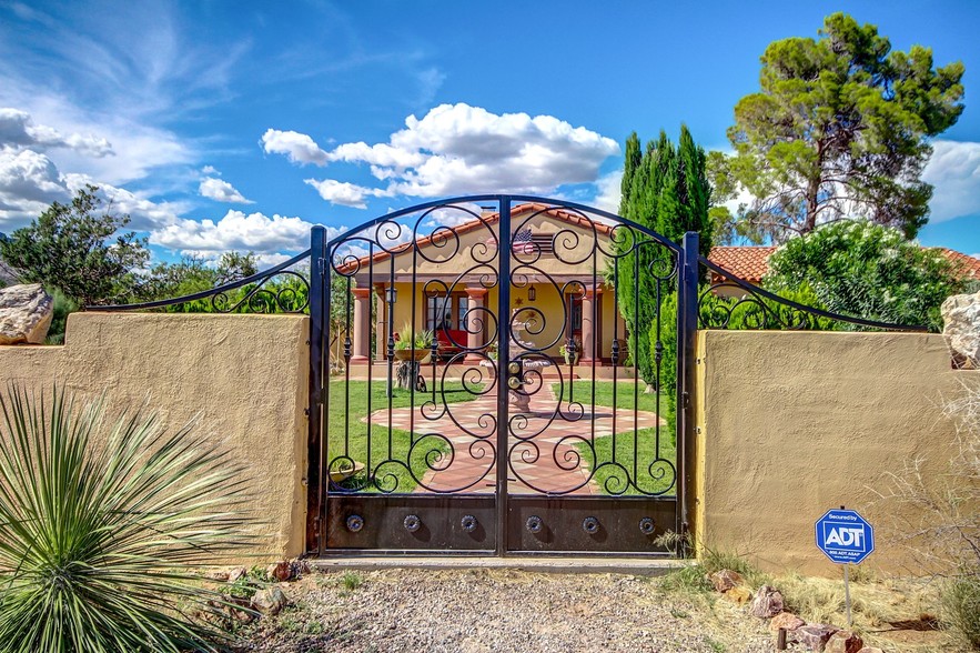 12050 S Desert Sanctuary Rd, Benson, AZ for sale - Building Photo - Image 1 of 1