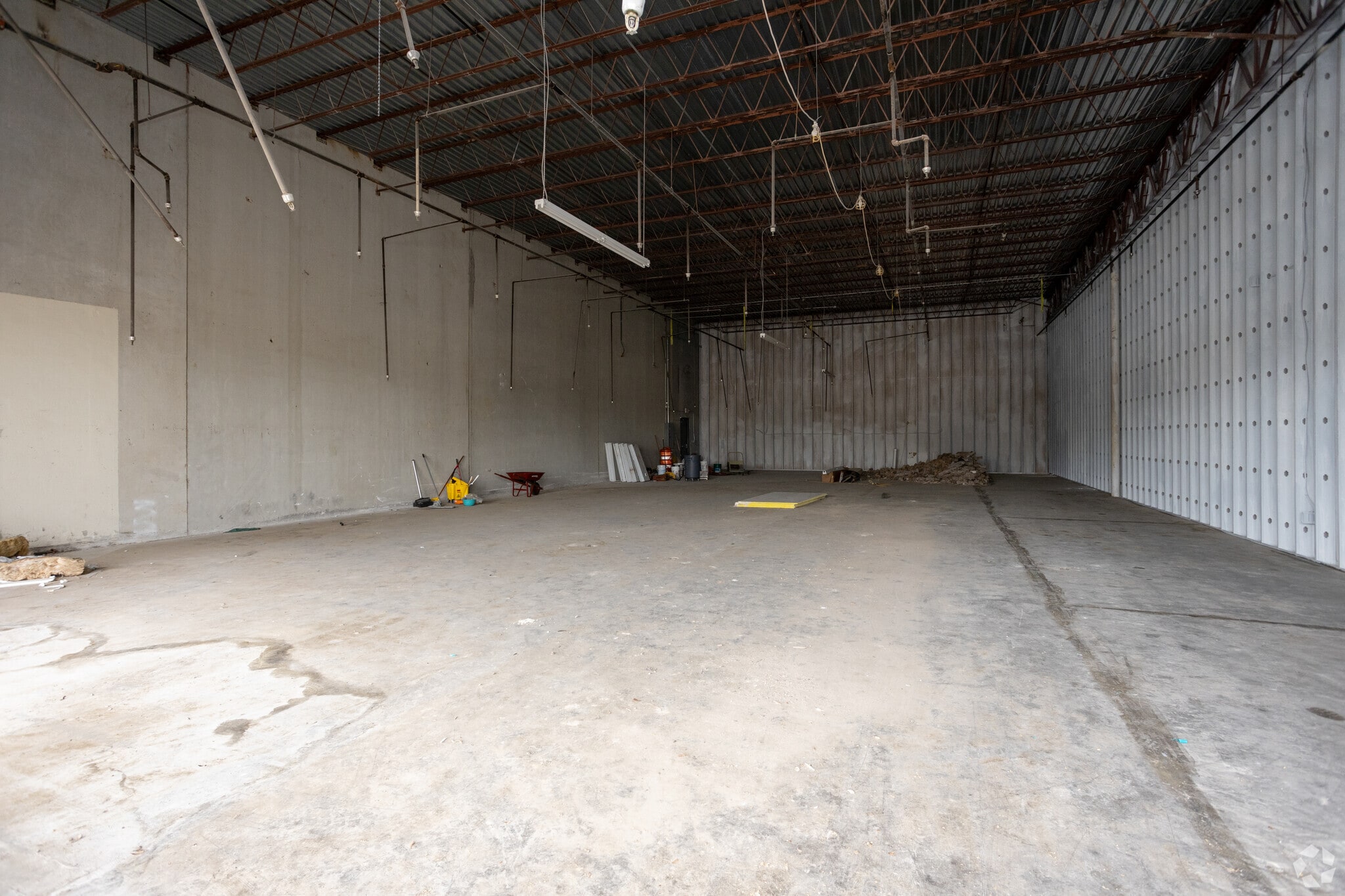 4802-4930 Fairmont Pky, Pasadena, TX for sale Interior Photo- Image 1 of 3