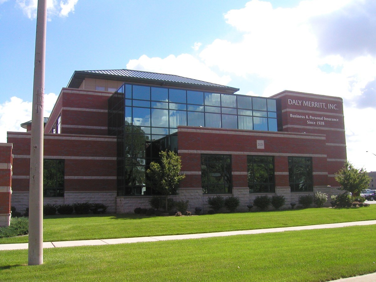 2121 Biddle Rd, Wyandotte, MI 48192