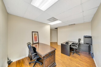 14553 Delano St, Van Nuys, CA for lease Interior Photo- Image 2 of 6