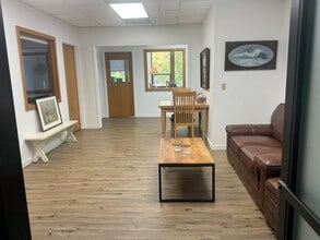 52 Mission Cir, Santa Rosa, CA for lease Interior Photo- Image 1 of 4