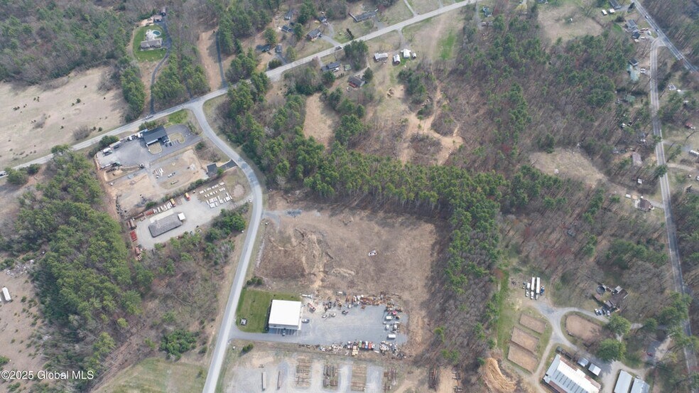 1 Blue Lupine Ln, Wilton, NY for sale - Building Photo - Image 3 of 4