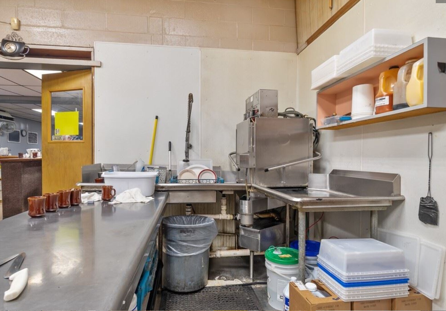 6014 New Hartford St, Wolcott, NY 14590 Village Resturant