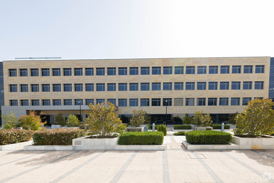 Calle José Echegaray, 6 B, Las Rozas de Madrid, Madrid for lease - Building Photo - Image 3 of 8