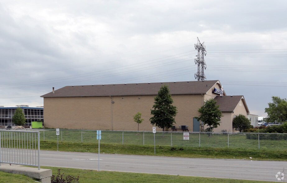 1625 Stone Church Rd E, Hamilton, ON for sale - Primary Photo - Image 1 of 1