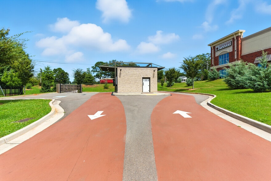 4240 Hickory Flat Hwy, Canton, GA for lease - Building Photo - Image 1 of 22