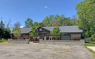 6934 US Highway 12, Three Oaks MI - Convenience Store