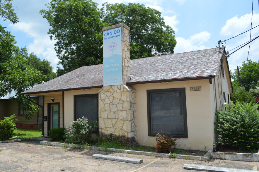 5613 Adams Ave, Austin, TX for sale - Building Photo - Image 1 of 1