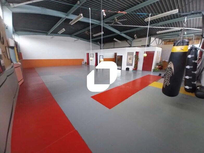 Flex in Bordeaux for lease - Interior Photo - Image 1 of 7