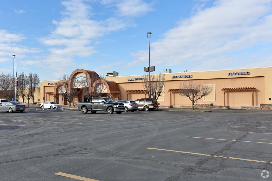 4045 Riverdale Rd, Ogden, UT for lease - Primary Photo - Image 2 of 8