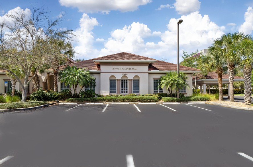 16400 Healthpark Commons Dr, Fort Myers, FL for sale - Building Photo - Image 1 of 1