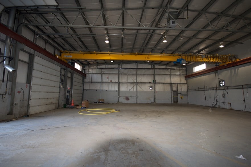 5711 80th Ave SE, Calgary, AB for lease - Building Photo - Image 3 of 3