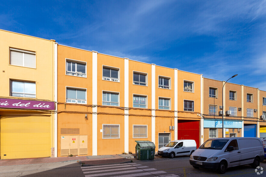 Calle Fundidores, 53, Getafe, Madrid for sale - Primary Photo - Image 1 of 10