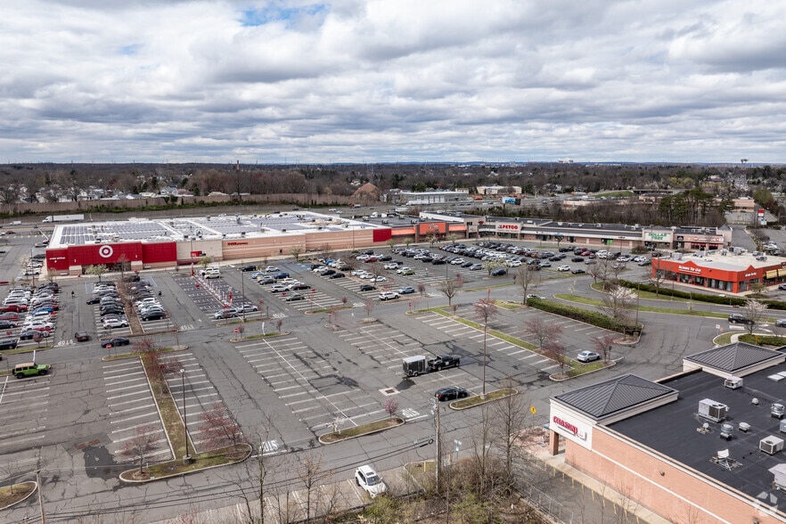 350-400 Ryders Ln, Milltown, NJ for lease - Building Photo - Image 2 of 26