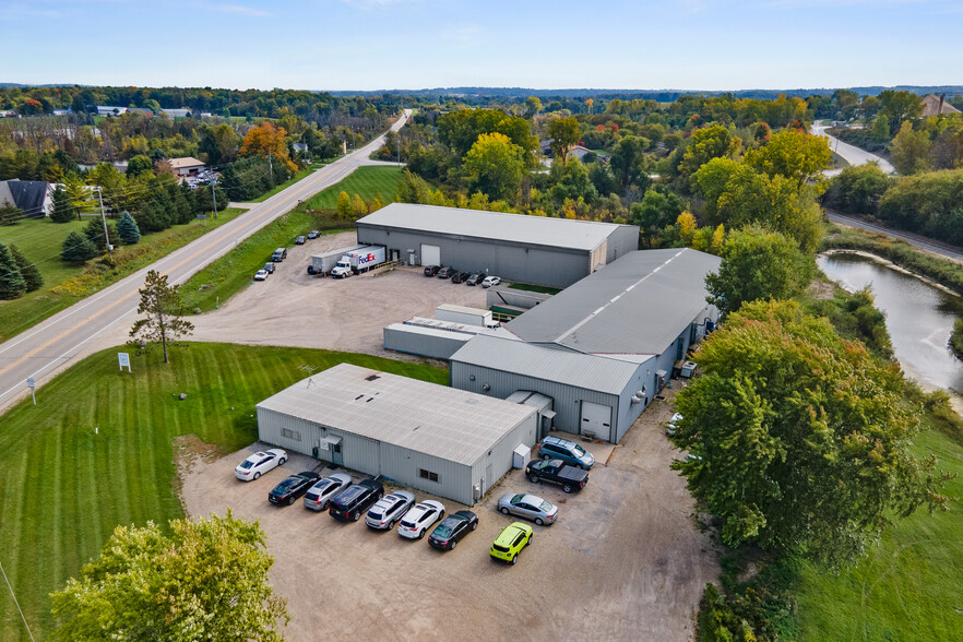 2861 State Road 175, Richfield, WI for sale - Building Photo - Image 1 of 1