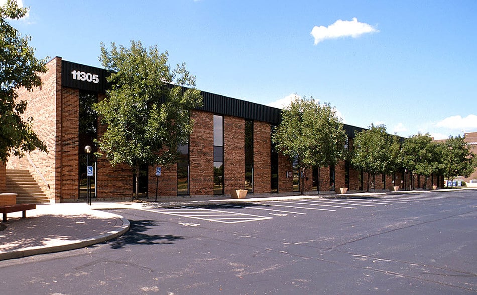 11305 Reed Hartman Hwy, Blue Ash, OH for lease - Building Photo - Image 1 of 1
