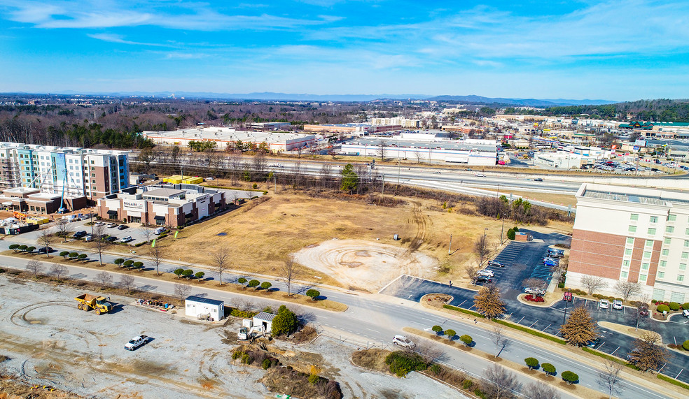 12 Carolina Point Pky, Greenville, SC for sale - Primary Photo - Image 1 of 1