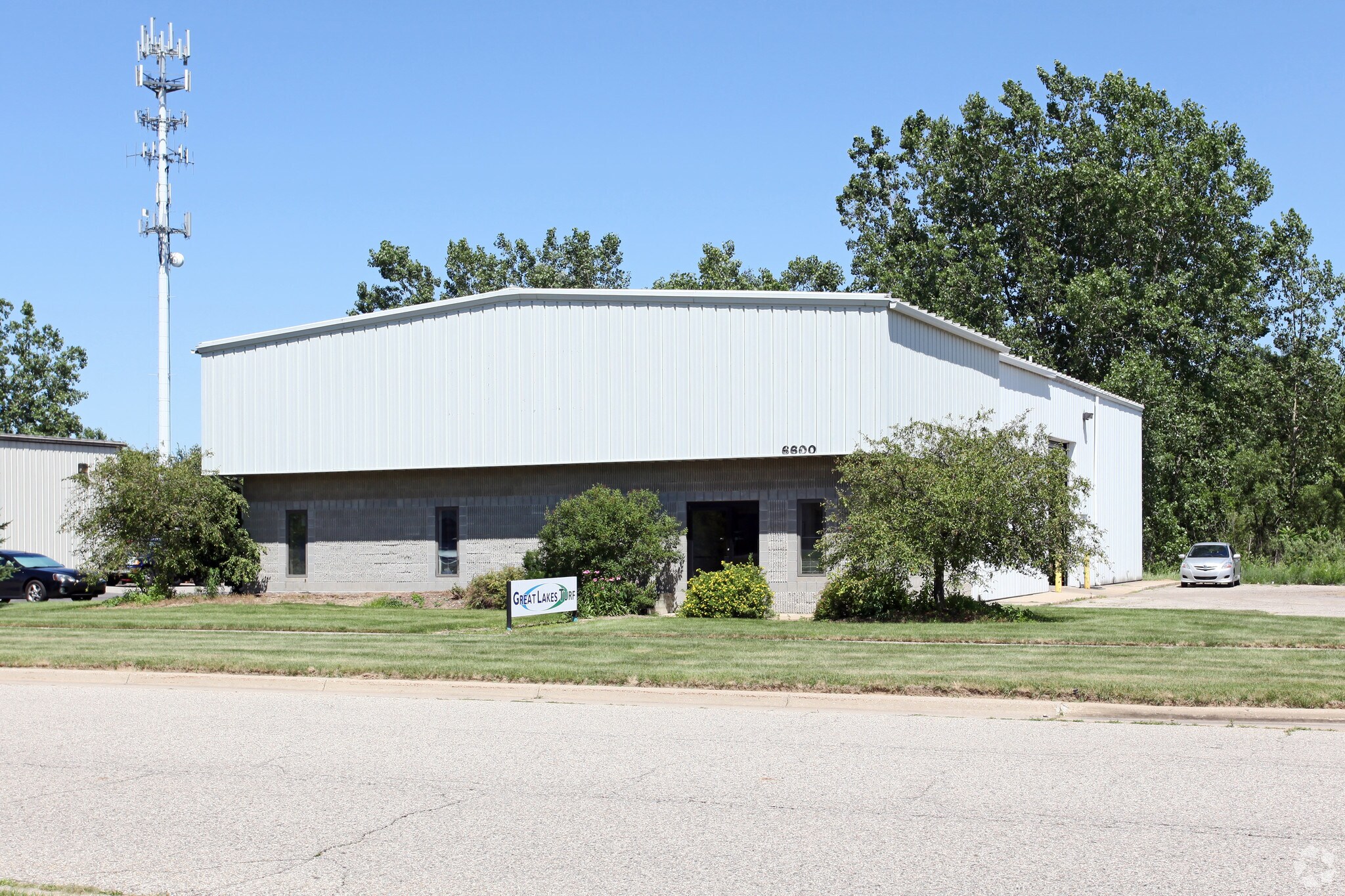 6600 Clay Ave SW, Grand Rapids, MI for sale Primary Photo- Image 1 of 1