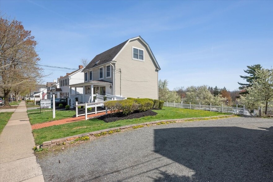 108 S Finley Ave, Basking Ridge, NJ for lease - Building Photo - Image 3 of 22