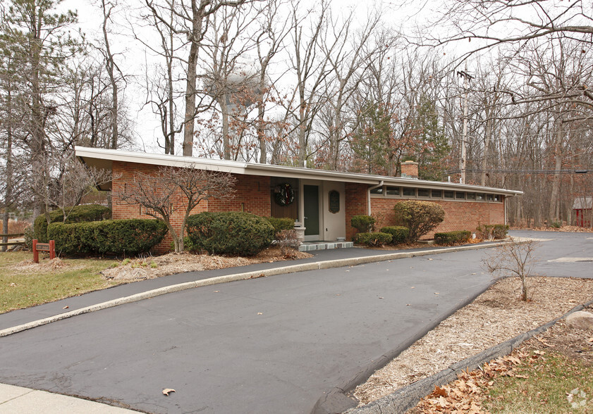 2201 Medford Rd, Ann Arbor, MI for lease - Primary Photo - Image 1 of 21