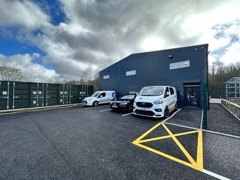 6A-E Farm Rd, Neath for lease - Primary Photo - Image 1 of 6