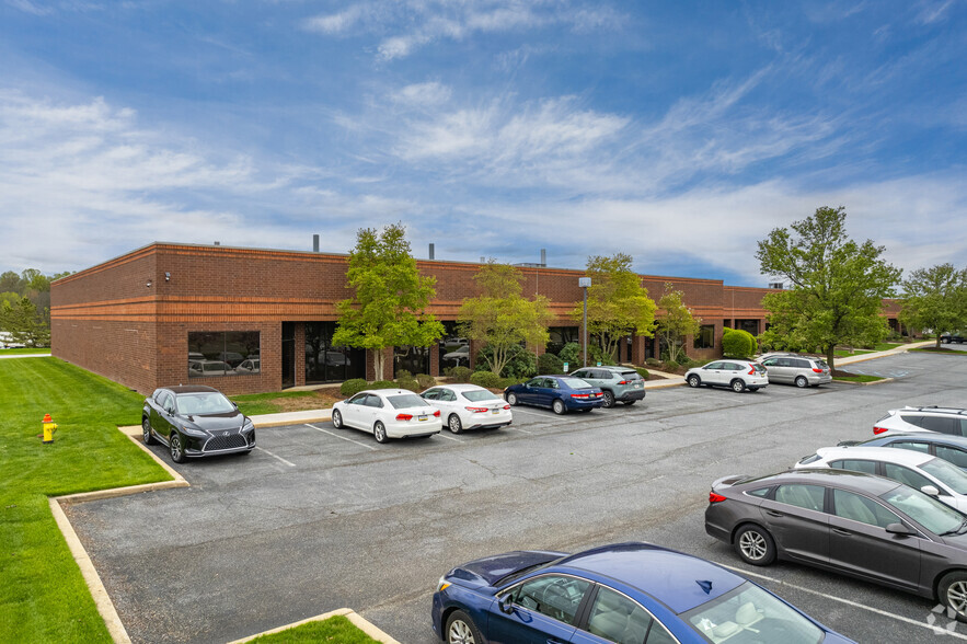 221 Lake Dr, Newark, DE for lease - Building Photo - Image 2 of 5