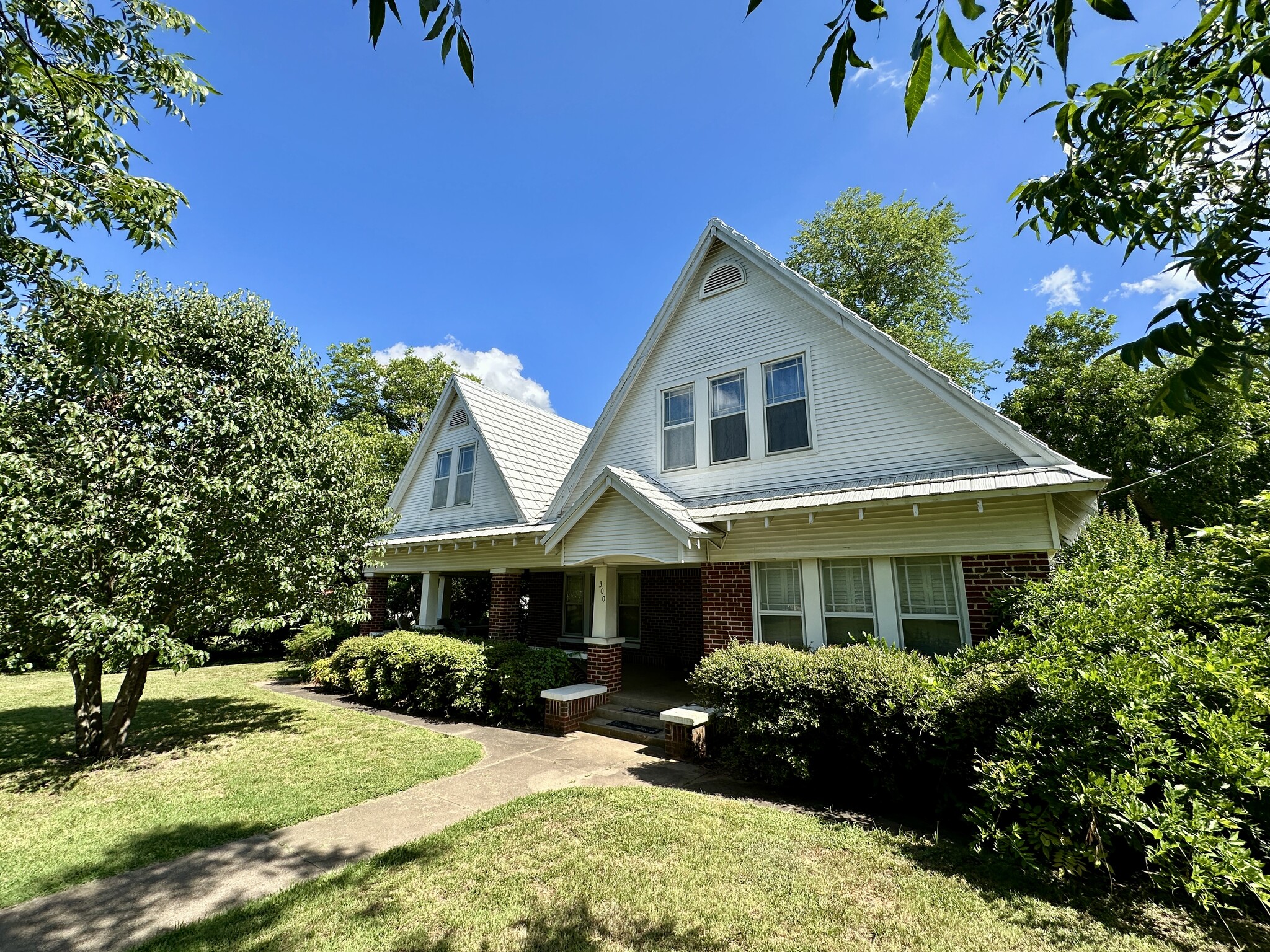 300 E 14th St, Joshua, TX for sale Primary Photo- Image 1 of 14