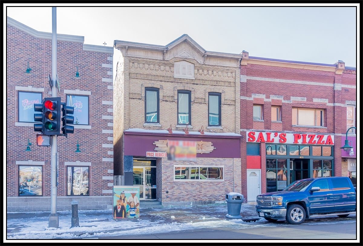 409 W College Ave, Appleton, WI 54911