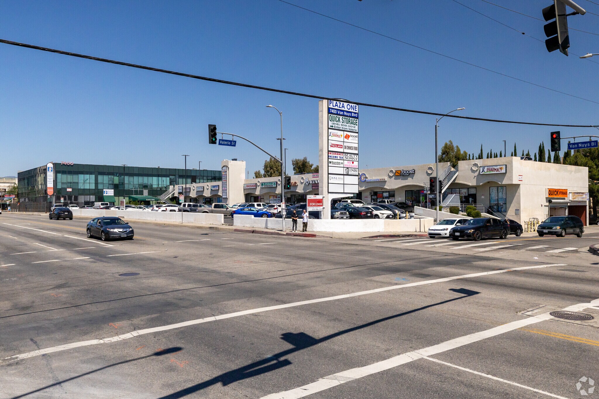 7400 Van Nuys Blvd, Van Nuys, CA for lease Primary Photo- Image 1 of 2
