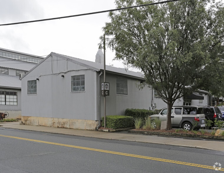 623 S Cedar St, Charlotte, NC for lease - Primary Photo - Image 1 of 8